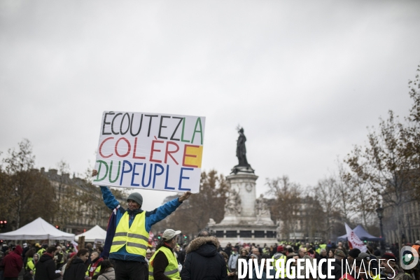 Manifestation de la cgt sur la précarité et les gilets jaunes