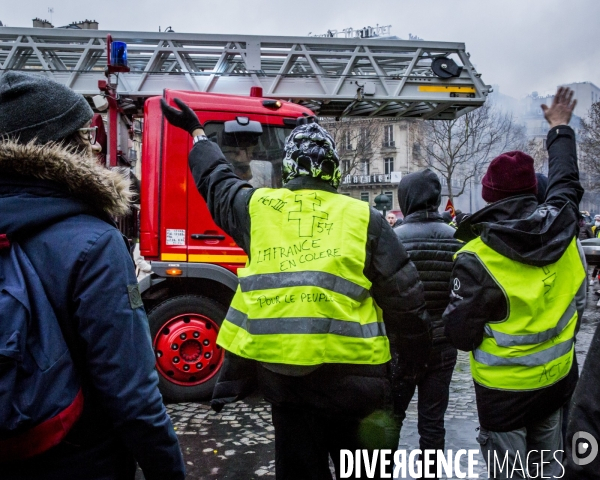 Revolte des Gilets Jaunes 1er & 2 decembre 2018, Paris.