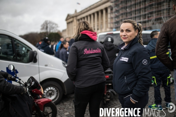 Manifestation d ambulanciers contre la réforme du financement des transports sanitaires