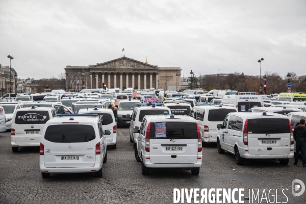 Manifestation d ambulanciers contre la réforme du financement des transports sanitaires