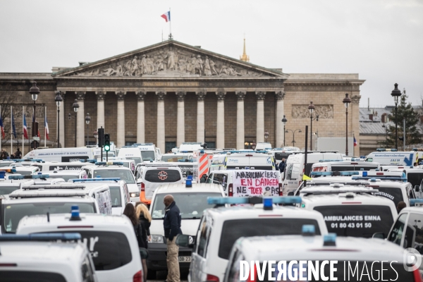 Manifestation d ambulanciers contre la réforme du financement des transports sanitaires