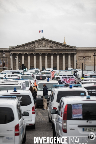 Manifestation d ambulanciers contre la réforme du financement des transports sanitaires