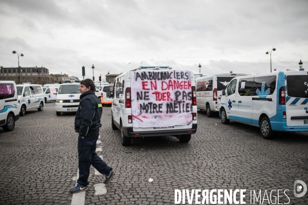 Manifestation d ambulanciers contre la réforme du financement des transports sanitaires