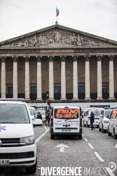 Manifestation d ambulanciers contre la réforme du financement des transports sanitaires