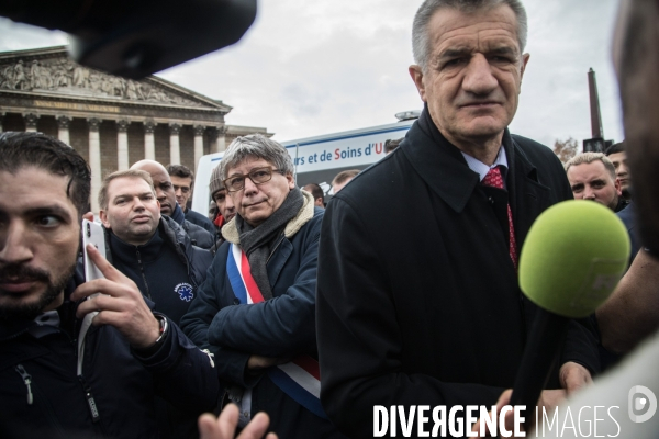 Manifestation d ambulanciers contre la réforme du financement des transports sanitaires