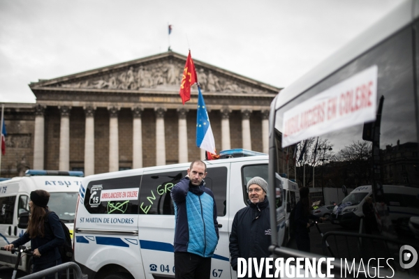 Manifestation d ambulanciers contre la réforme du financement des transports sanitaires