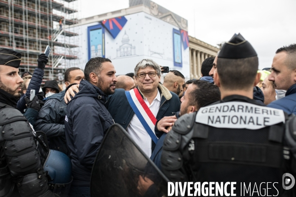 Manifestation d ambulanciers contre la réforme du financement des transports sanitaires