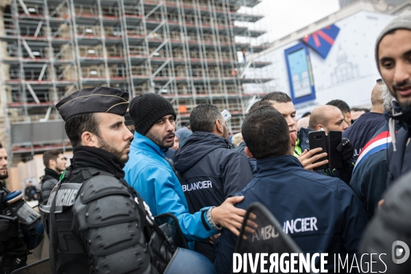 Manifestation d ambulanciers contre la réforme du financement des transports sanitaires