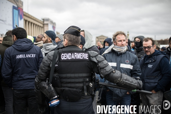 Manifestation d ambulanciers contre la réforme du financement des transports sanitaires