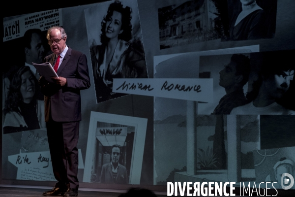 Frédéric Mitterrand en coulisses et sur scène au Studio Marigny pour son spectacle  Bonsoir 