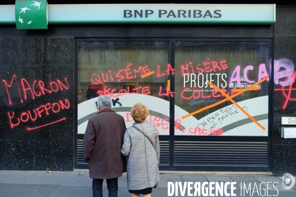 Gilets jaunes, acte 3. Agence BNP vandalisée