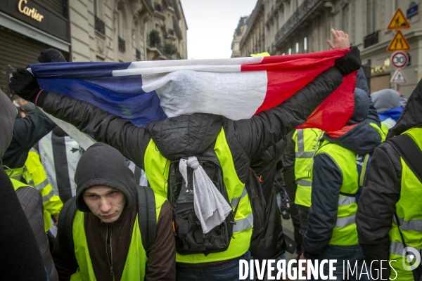 Quatrième samedi de manifestation du mouvement des Gilets jaunes sur les champs-Elysées à Paris