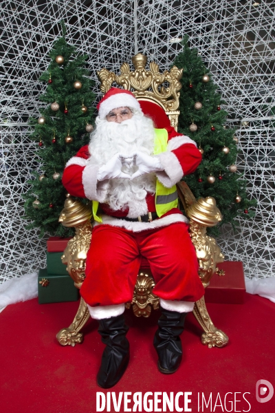 Le Père-Noël en gilet jaune