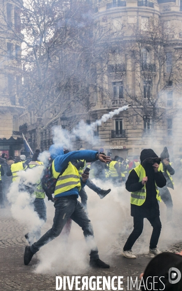 Acte 4 des gilets jaunes a paris.