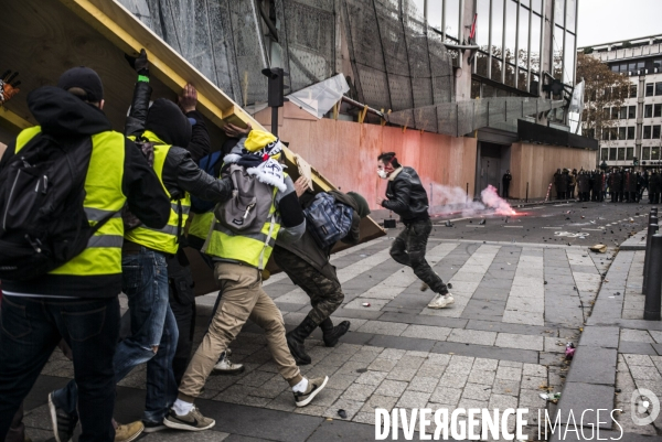 Acte 4 des gilets jaunes a paris.