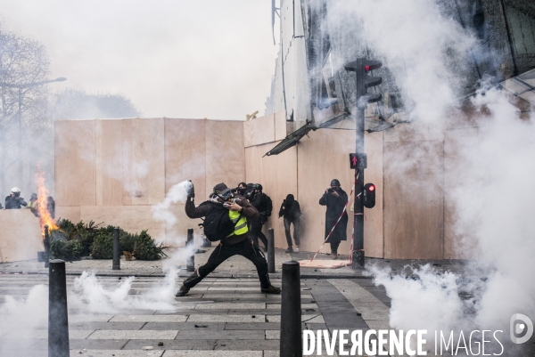 Acte 4 des gilets jaunes a paris.