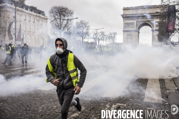 Acte 4 des gilets jaunes a paris.