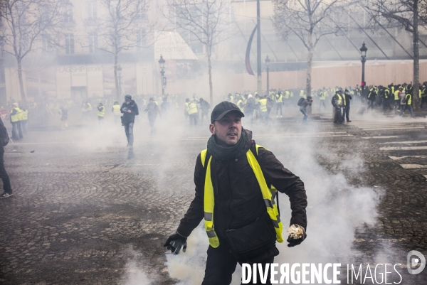 Acte 4 des gilets jaunes a paris.