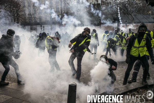 Acte 4 des gilets jaunes a paris.