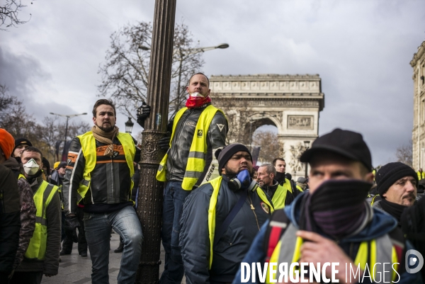 Acte 4 des gilets jaunes a paris.