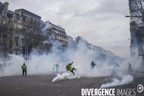 Acte 4 des gilets jaunes a paris.