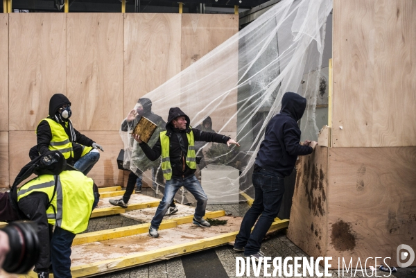 Acte 4 des gilets jaunes a paris.