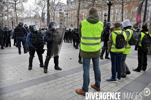 Manifestation des gilets jaunes à paris / Acte IV