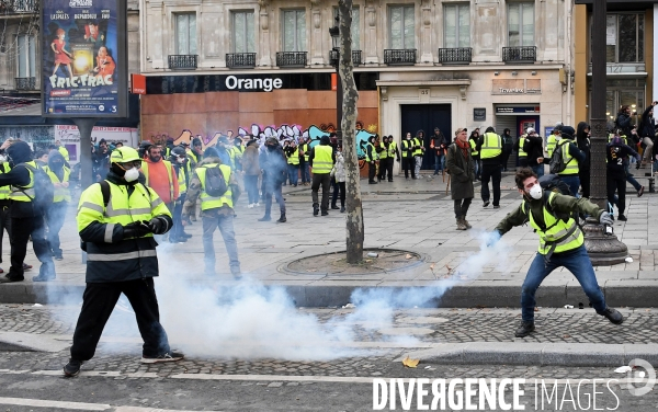 Manifestation des gilets jaunes à paris / Acte IV