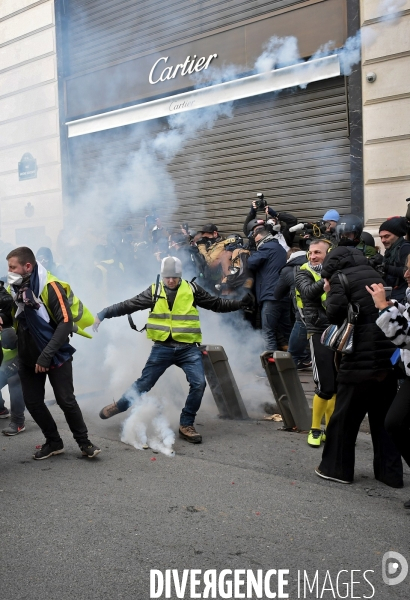 Manifestation des gilets jaunes à paris / Acte IV