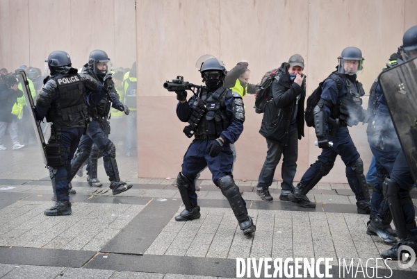 Manifestation des gilets jaunes à paris / Acte IV