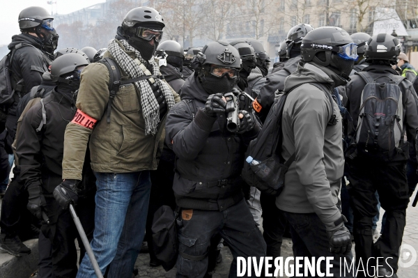 Manifestation des gilets jaunes à paris / Acte IV