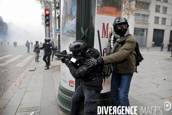 Manifestation des gilets jaunes à paris / Acte IV