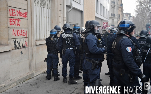 Manifestation des gilets jaunes à paris / Acte IV