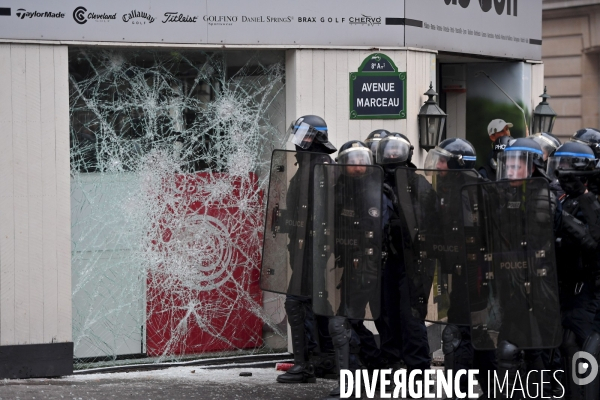 Manifestation des gilets jaunes à paris / Acte IV