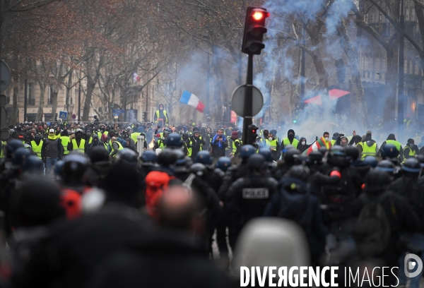 Manifestation des gilets jaunes à paris / Acte IV