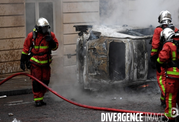 Manifestation des gilets jaunes à paris / Acte IV