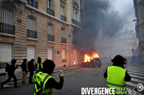 Manifestation des gilets jaunes à paris / Acte IV