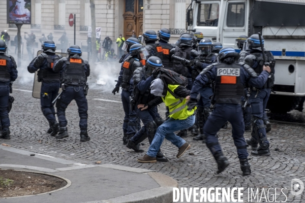 Les Gilets Jaunes à Paris. Acte IV