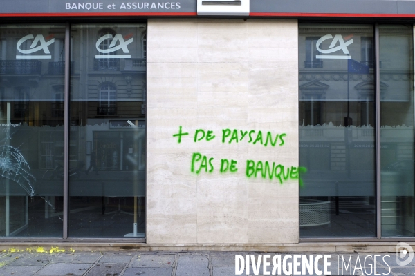 Gilets jaunes, acte 4. Slogans et barricades