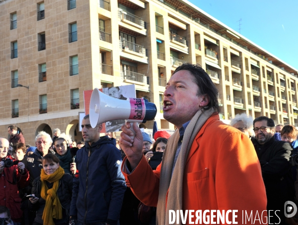 Manisfestation devant la Marie de Marseille