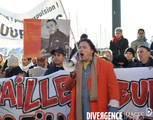 Manisfestation devant la Marie de Marseille