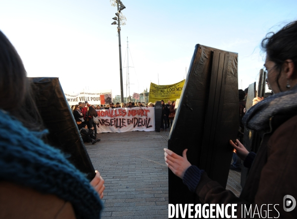 Manisfestation devant la Marie de Marseille