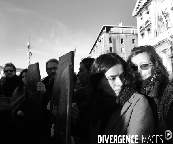 Manisfestation devant la Marie de Marseille