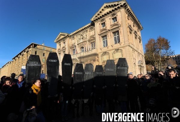 Manisfestation devant la Marie de Marseille