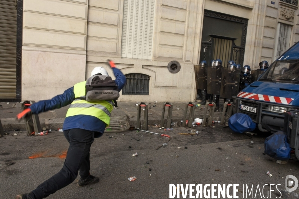 Manifestation des gilets jaunes à Paris