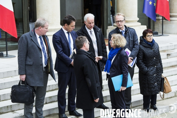 Consultation de crise à l Elysée