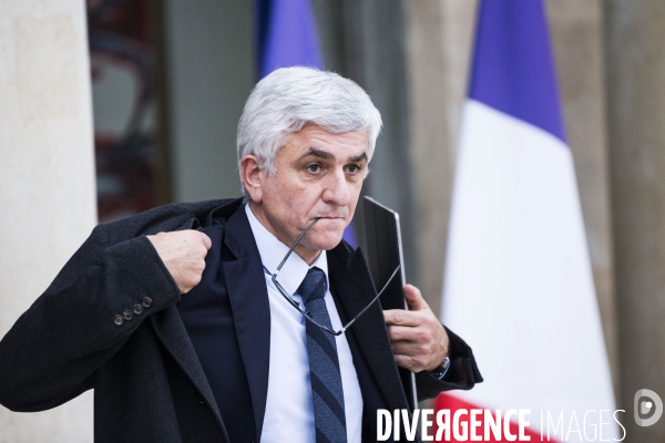 Consultation de crise à l Elysée