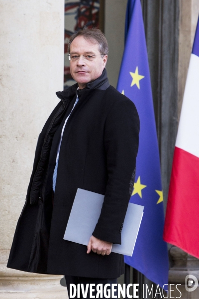Consultation de crise à l Elysée