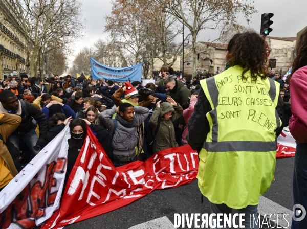 Manifestation des lycéens et étudiants, contre les réformes de l éducation nationale.