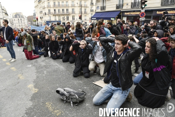 Manifestation des lycéens et étudiants, contre les réformes de l éducation nationale.